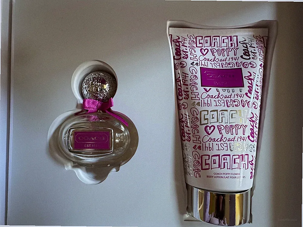 Coach Poppy Flower Eau de Parfum 1.7 fl oz & Body Lotion 5 fl oz Gift Set